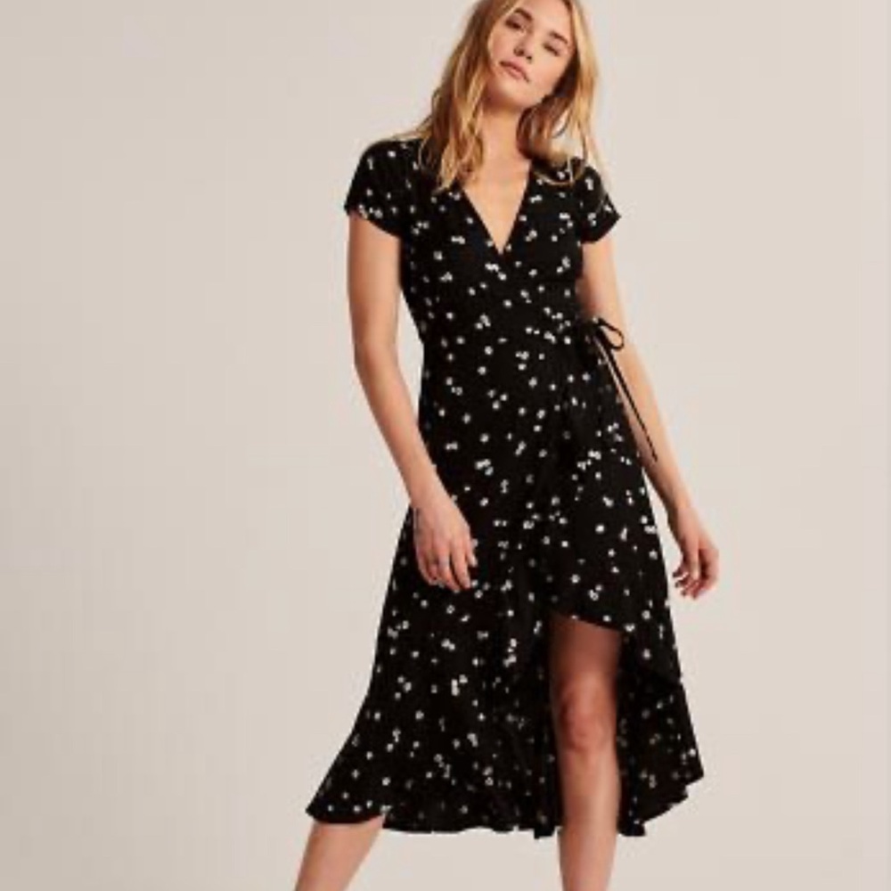 NWT Abercrombie & Fitch beautiful black wraparound dress Size Small